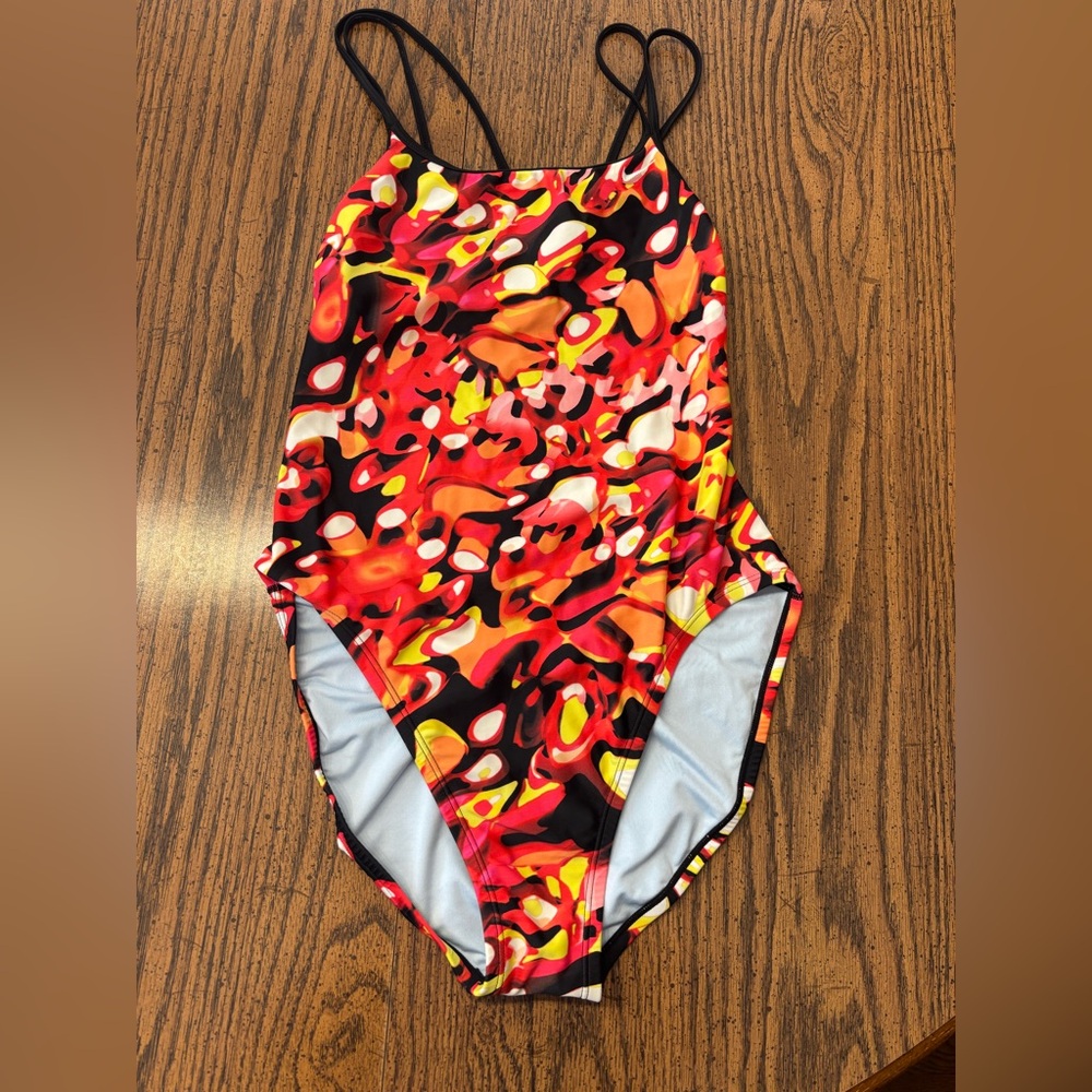 Nike women’s training one piece swimsuit size 10